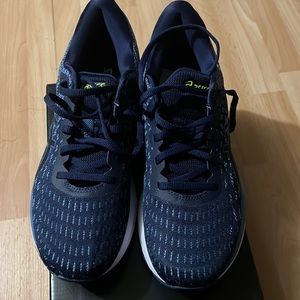 ASICS NWOT -Gel-Cumulas 22 Knit